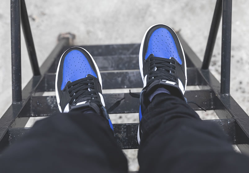 Air Jordan 1 Retro High Og Royal Toe 2020 On Feet Royal Blue Black 555088 041 (4) - www.newkick.org
