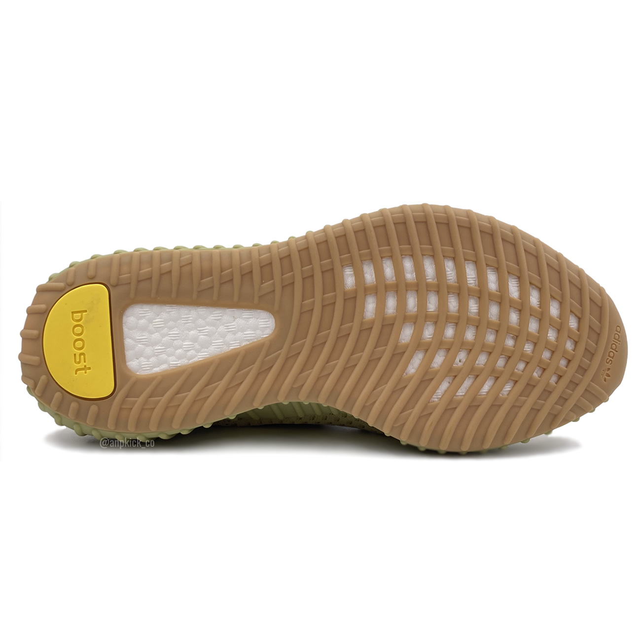 Adidas Yeezy Boost 350 V2 Sulfur Fy5346 First Preview Release Date (5) - www.newkick.org Adidas Yeezy Boost 350 V2 Sulfur Fy5346 First Preview Release Date (5) - www.newkick.org
