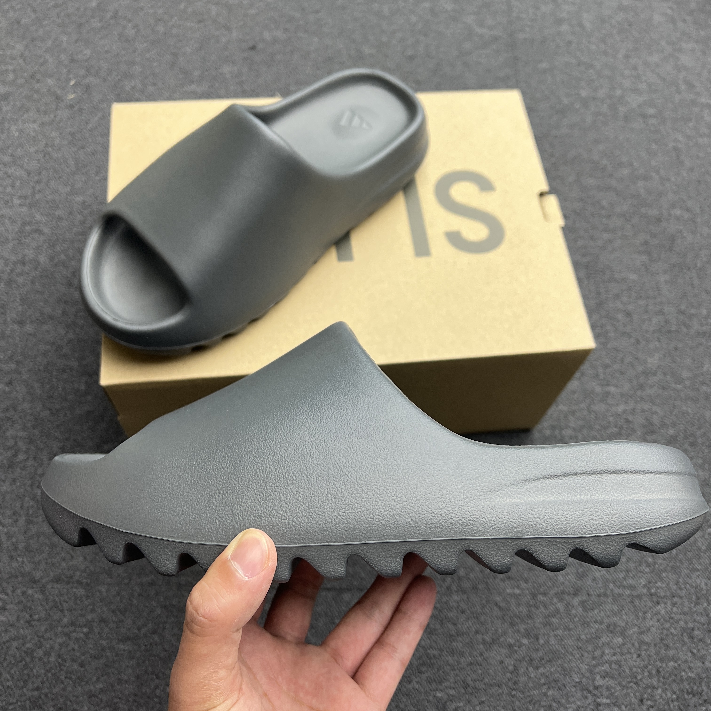 Adidas Yeezy Slide Granite Id4132 (1) - www.newkick.org Adidas Yeezy Slide Granite Id4132 (1) - www.newkick.org