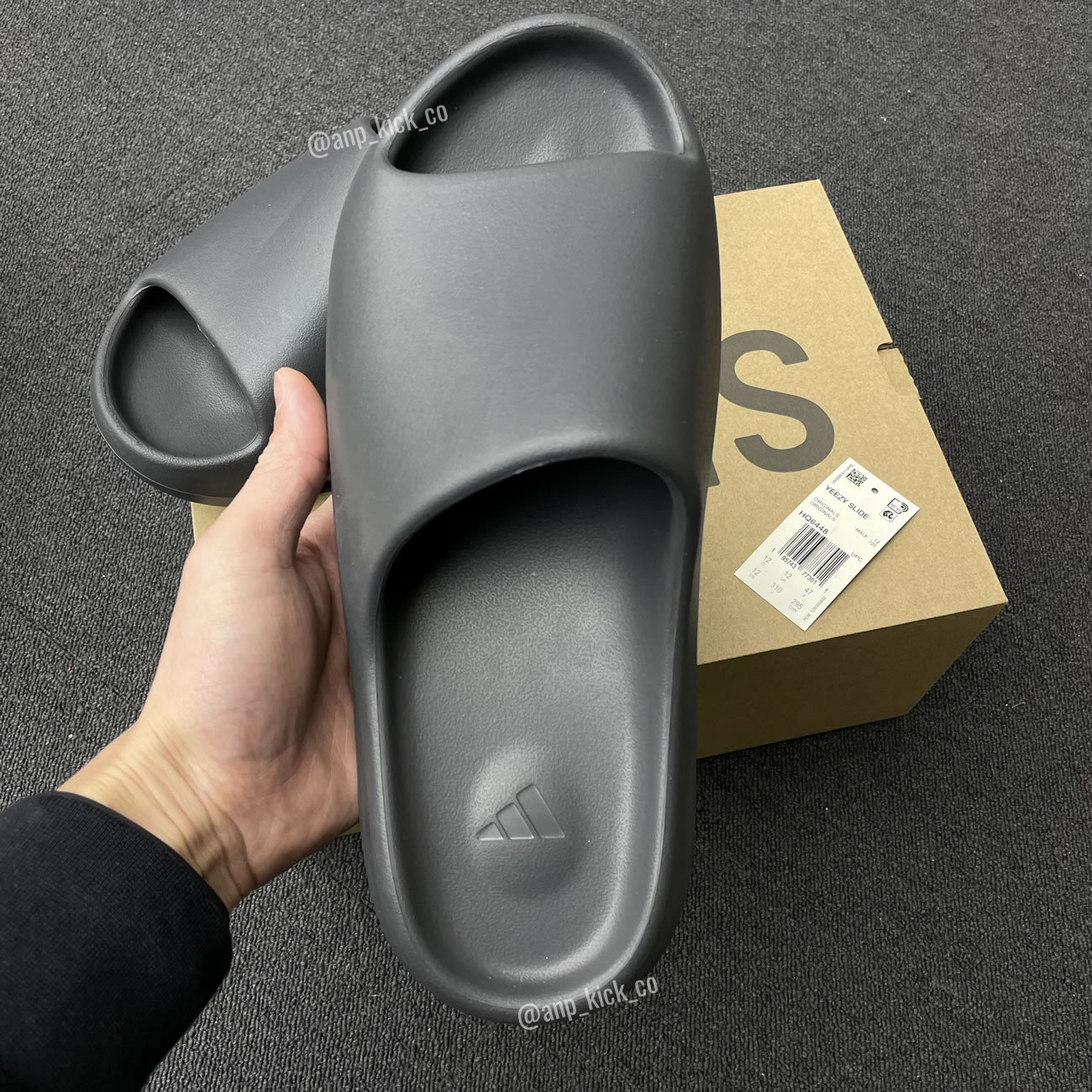 Adidas Yeezy Slider Onyx Black Anpkick Hq6448 (3) - www.newkick.org Adidas Yeezy Slider Onyx Black Anpkick Hq6448 (3) - www.newkick.org