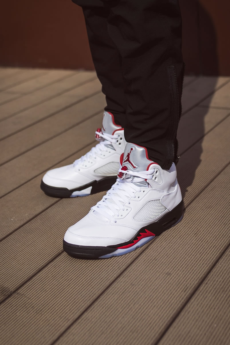 Air Jordan 5 Fire Red 3m 2020 Silver Tongue Da1911 102 On Feet (1) - www.newkick.vip Air Jordan 5 Fire Red 3m 2020 Silver Tongue Da1911 102 On Feet (1) - www.newkick.vip