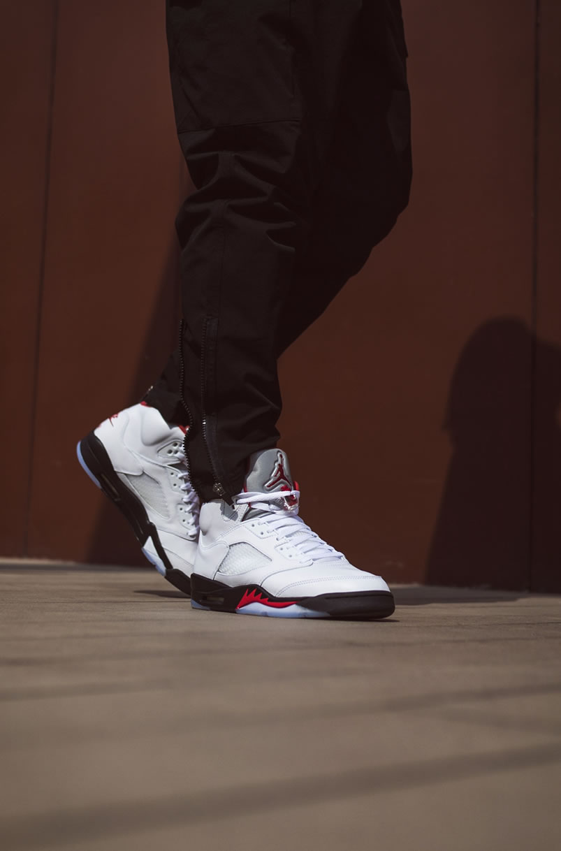 Air Jordan 5 Fire Red 3m 2020 Silver Tongue Da1911 102 On Feet (4) - www.newkick.vip Air Jordan 5 Fire Red 3m 2020 Silver Tongue Da1911 102 On Feet (4) - www.newkick.vip
