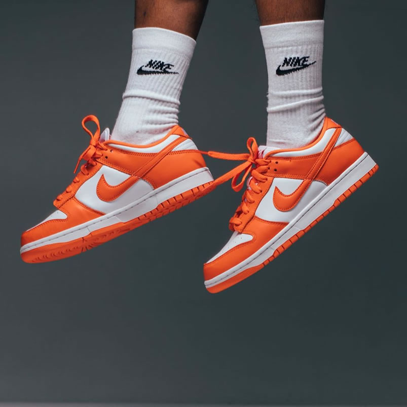 Nike Sb Dunk Low Sp Syracuse Orange Blaze Cu1726 101 On Feet (13) - www.newkick.org Nike Sb Dunk Low Sp Syracuse Orange Blaze Cu1726 101 On Feet (13) - www.newkick.org