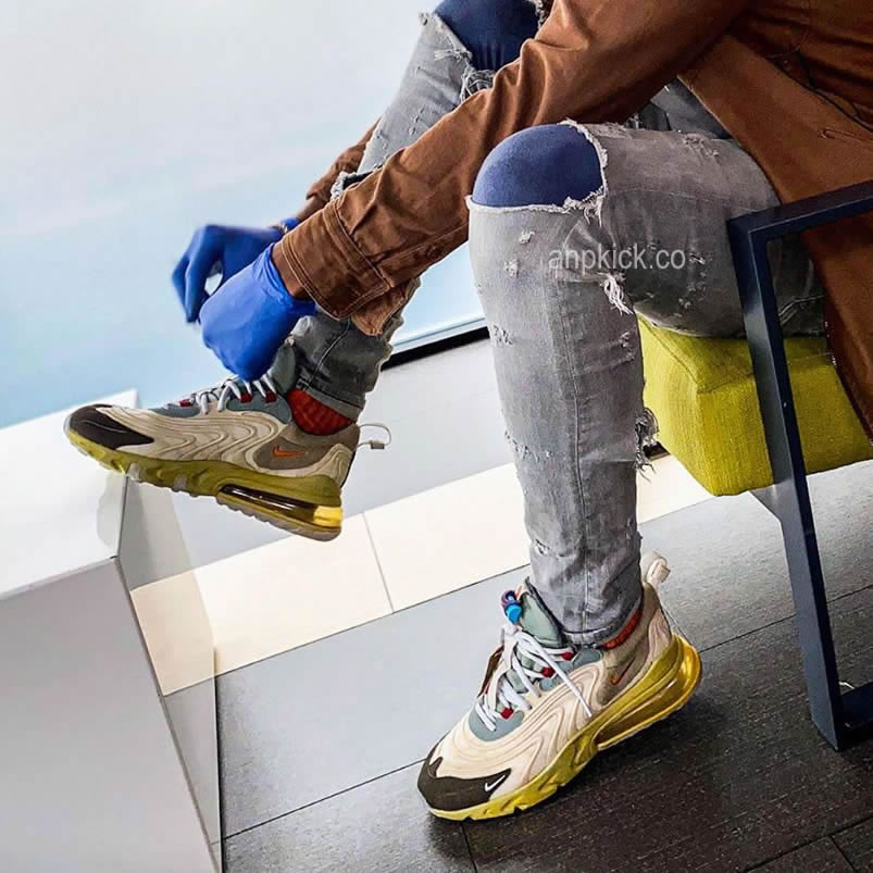 Nike Air Max 270 React Travis Scott Cactus Trails On Feet Ct2864 200 (2) - www.newkick.org Nike Air Max 270 React Travis Scott Cactus Trails On Feet Ct2864 200 (2) - www.newkick.org