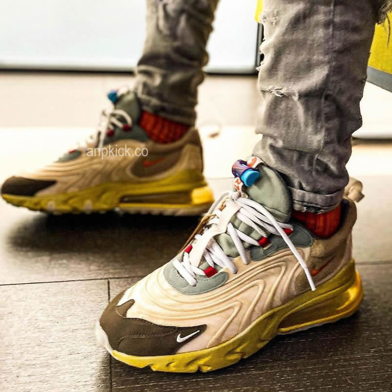 Nike Air Max 270 React Travis Scott Cactus Trails On Feet Ct2864 200 (3) - www.newkick.org Nike Air Max 270 React Travis Scott Cactus Trails On Feet Ct2864 200 (3) - www.newkick.org