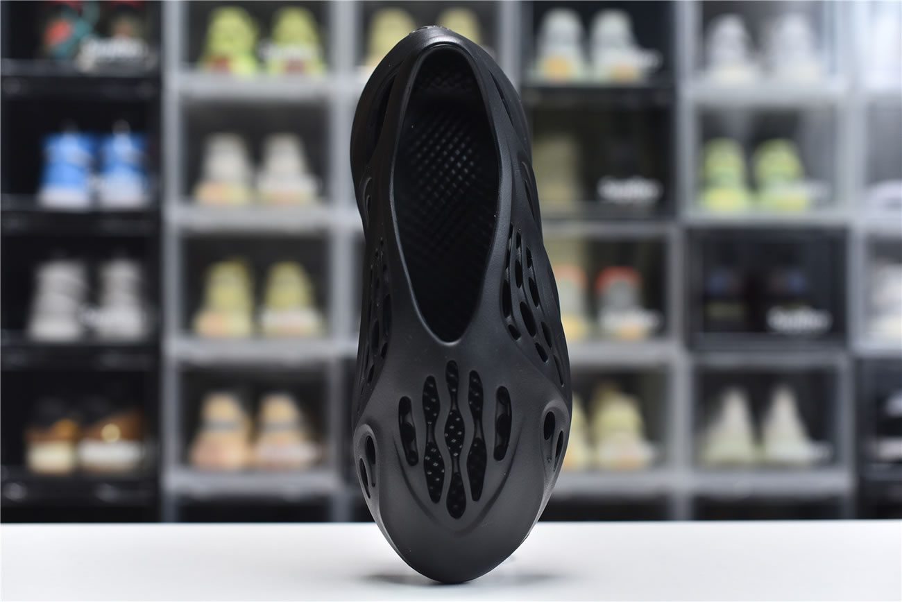 Adidas Yeezy Crocs Clog Foam Runner Colors Black (4) - www.newkick.org Adidas Yeezy Crocs Clog Foam Runner Colors Black (4) - www.newkick.org
