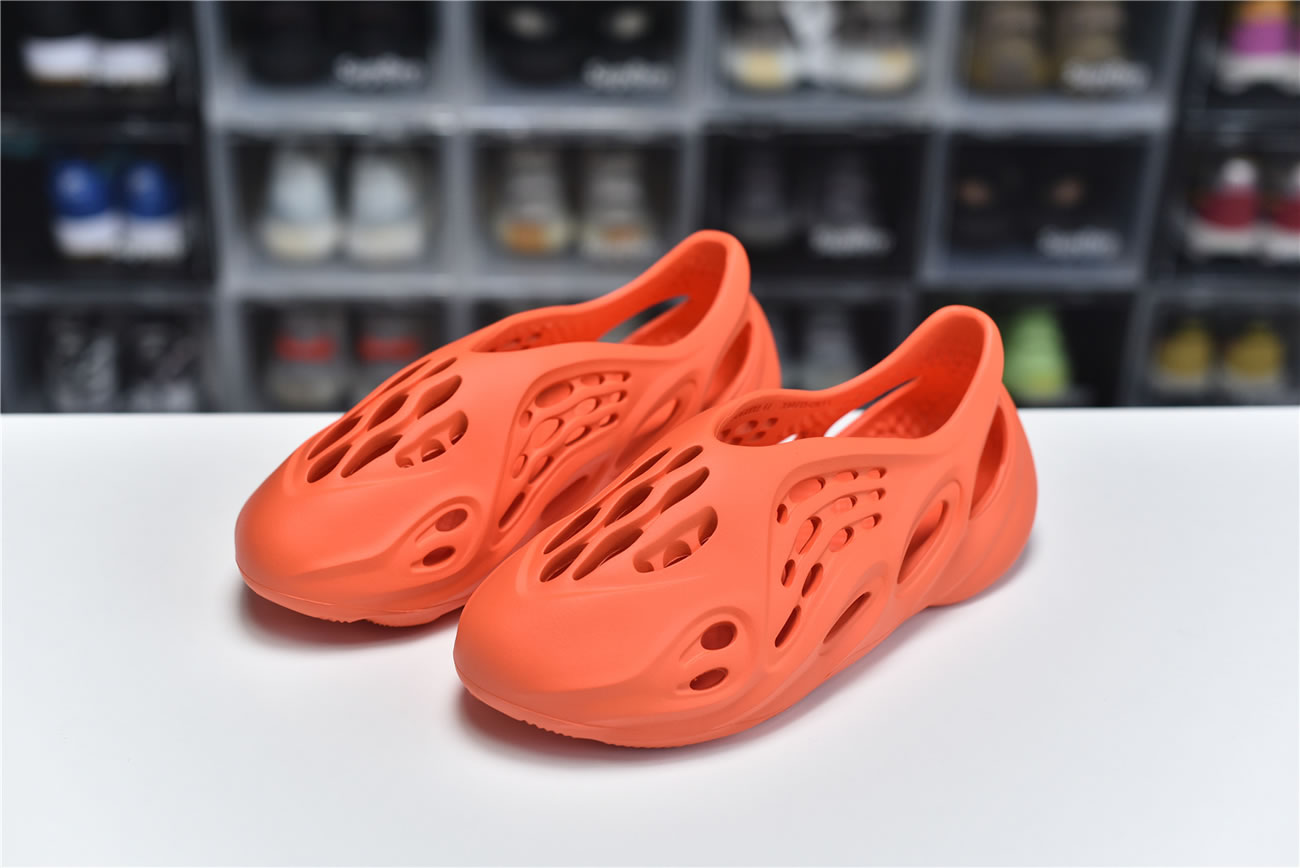 Adidas Yeezy Crocs Clog Foam Runner Colors Orange Red (1) - www.newkick.org Adidas Yeezy Crocs Clog Foam Runner Colors Orange Red (1) - www.newkick.org