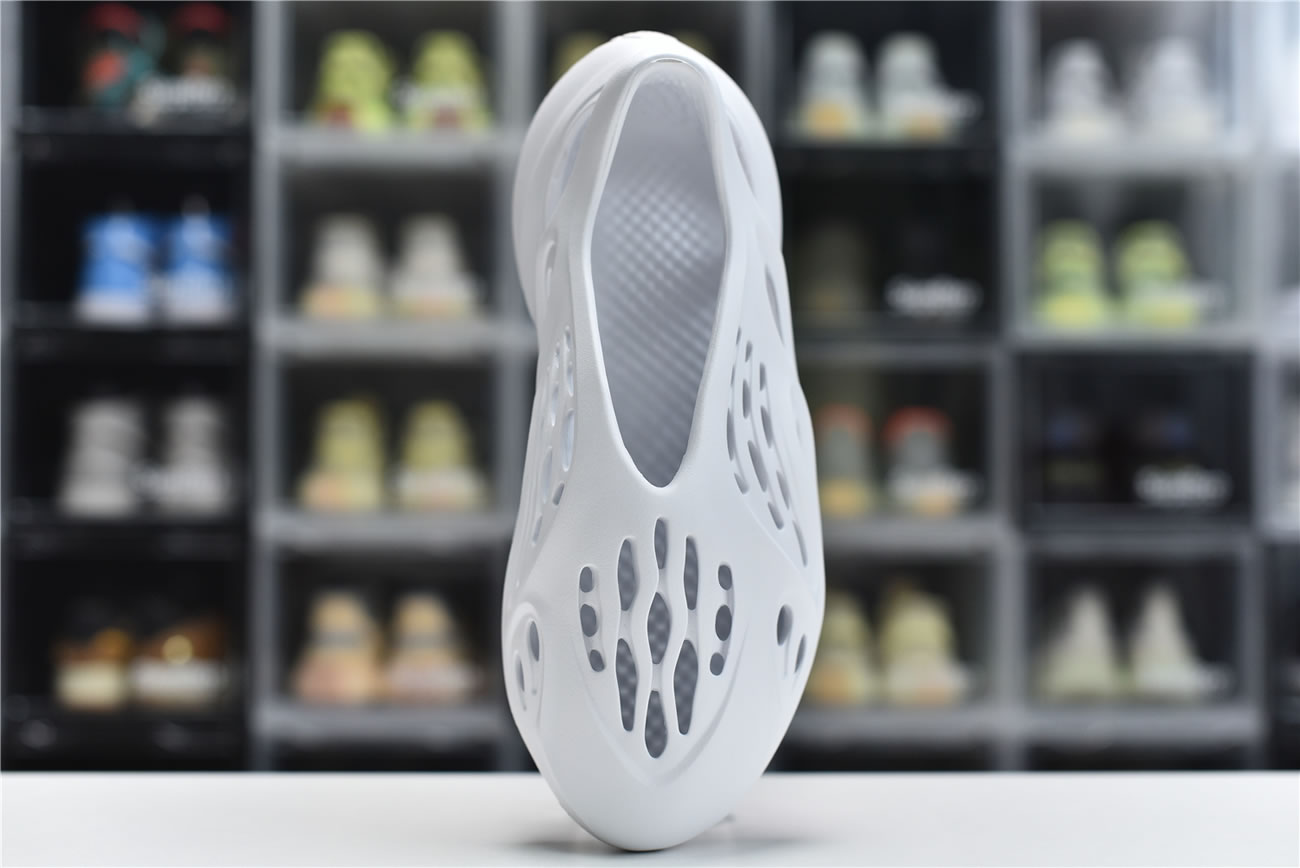 Adidas Yeezy Crocs Clog Foam Runner Colors White (4) - www.newkick.org Adidas Yeezy Crocs Clog Foam Runner Colors White (4) - www.newkick.org
