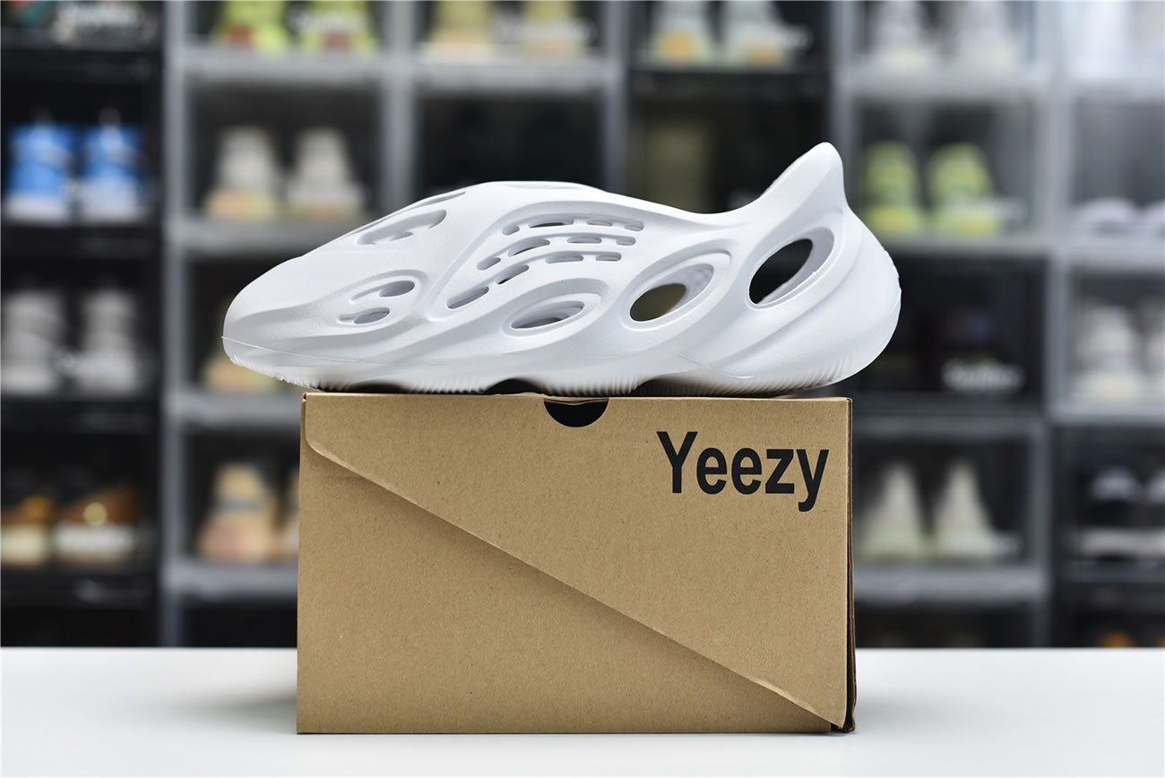 Adidas Yeezy Crocs Clog Foam Runner Colors White (7) - www.newkick.org Adidas Yeezy Crocs Clog Foam Runner Colors White (7) - www.newkick.org