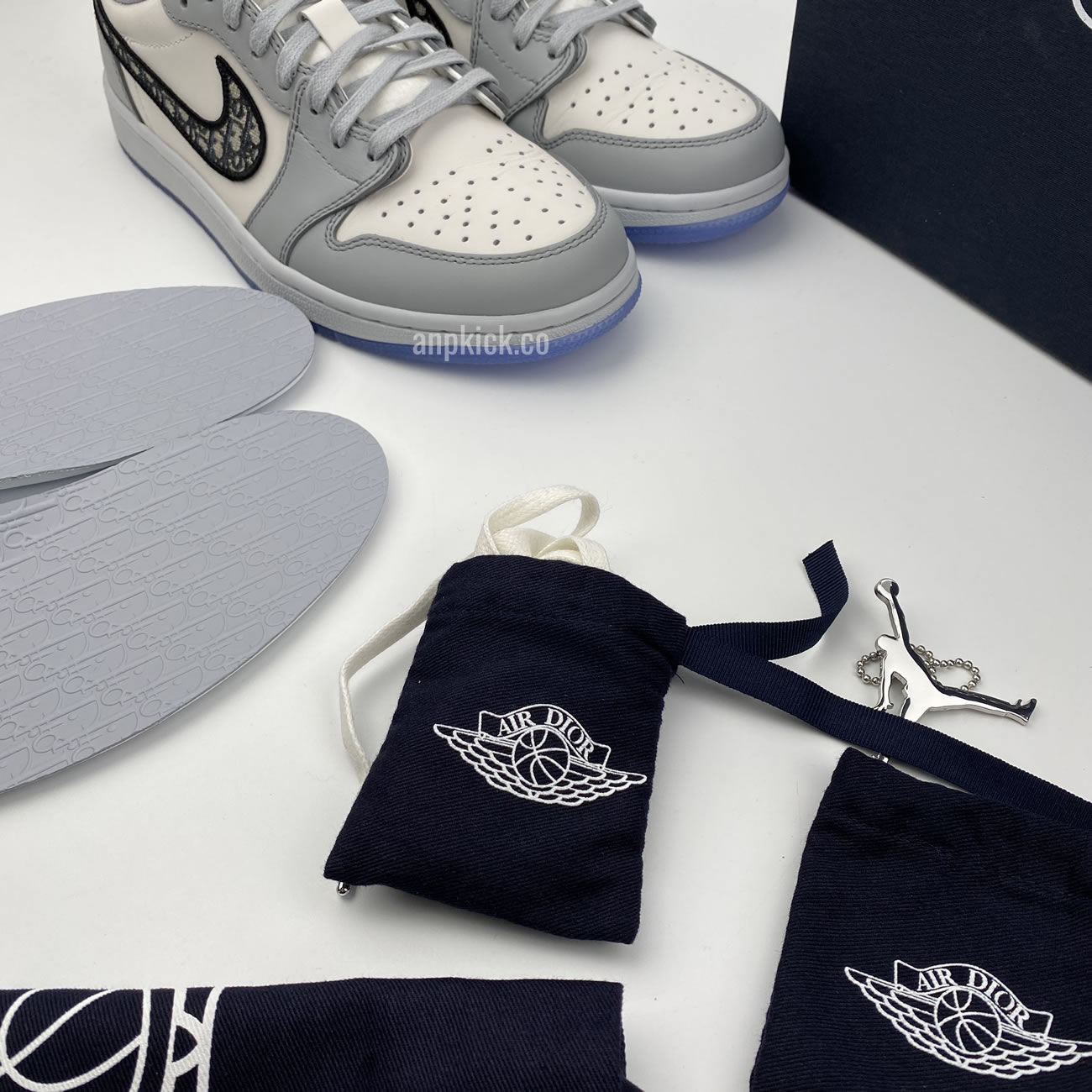 Dior Air Jordan 1 Low Release Date Cn8608 002 (15) - www.newkick.org Dior Air Jordan 1 Low Release Date Cn8608 002 (15) - www.newkick.org