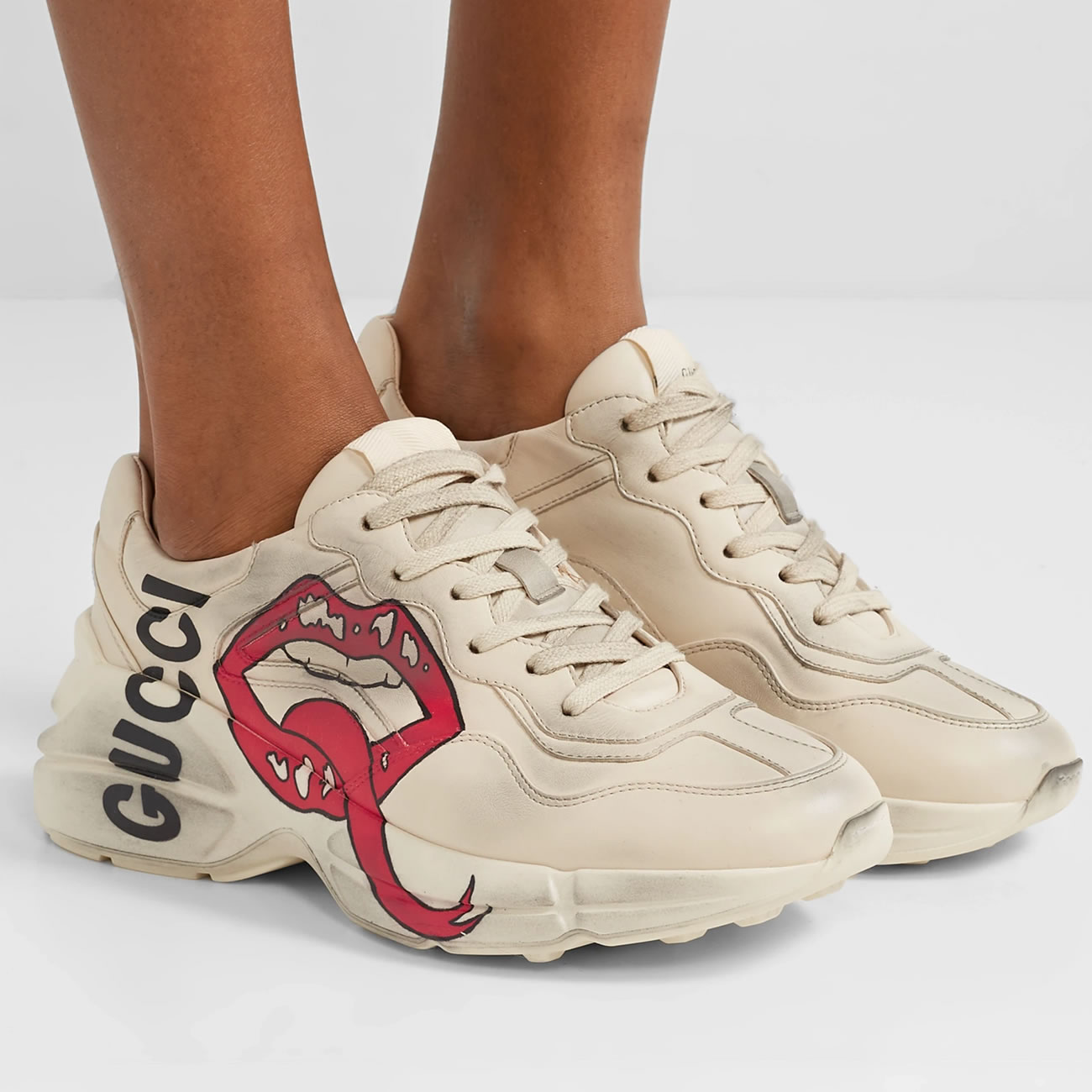 Gucci Rhyton Logo Print Leather Sneakers On Feet 1102221 (5) - www.newkick.org Gucci Rhyton Logo Print Leather Sneakers On Feet 1102221 (5) - www.newkick.org