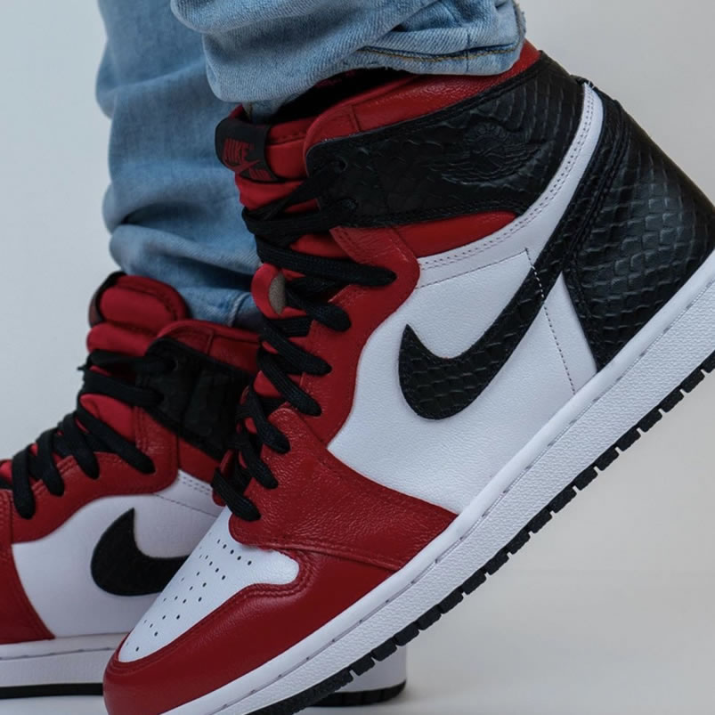 Air Jordan 1 Retro High Og Satin Snake On Feet Cd0461 601 (2) - www.newkick.org
