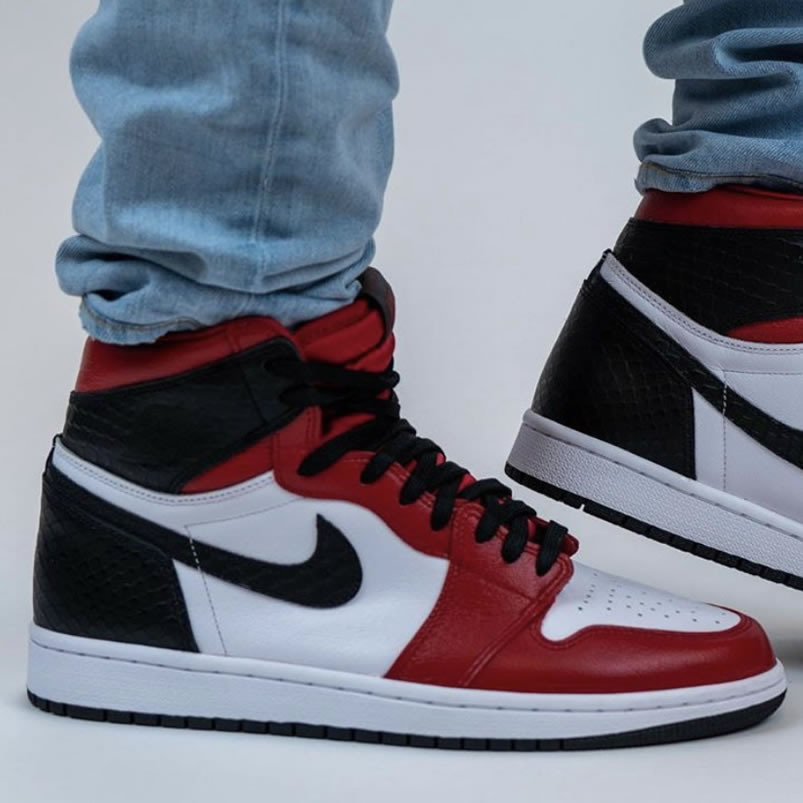 Air Jordan 1 Retro High Og Satin Snake On Feet Cd0461 601 (4) - www.newkick.org