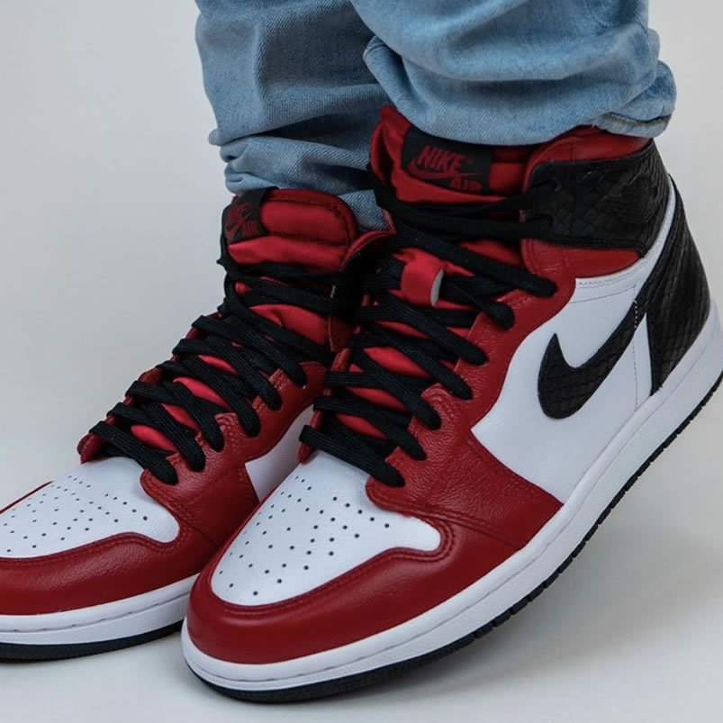 Air Jordan 1 Retro High Og Satin Snake On Feet Cd0461 601 (5) - www.newkick.org