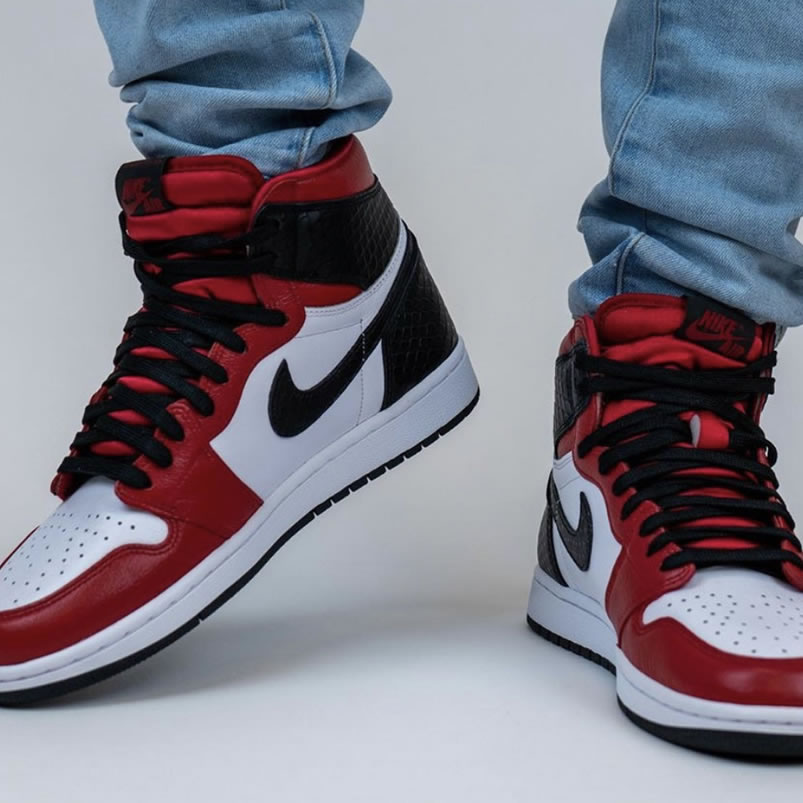 Air Jordan 1 Retro High Og Satin Snake On Feet Cd0461 601 (6) - www.newkick.org
