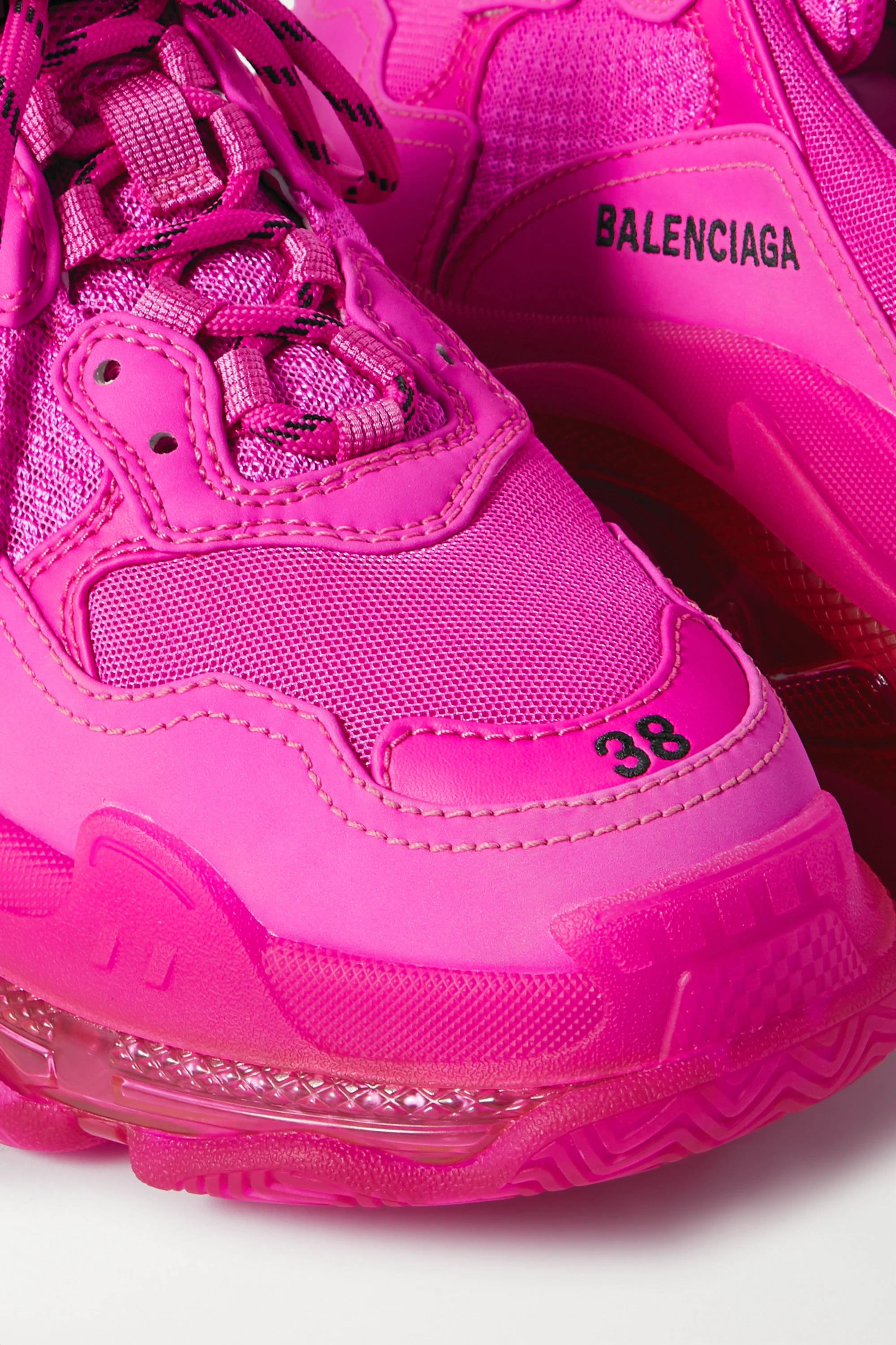 Balenciaga Triple S Pink Clear Sole Logo Embroidered Foam Mesh Sneakers (3) - www.newkick.org Balenciaga Triple S Pink Clear Sole Logo Embroidered Foam Mesh Sneakers (3) - www.newkick.org
