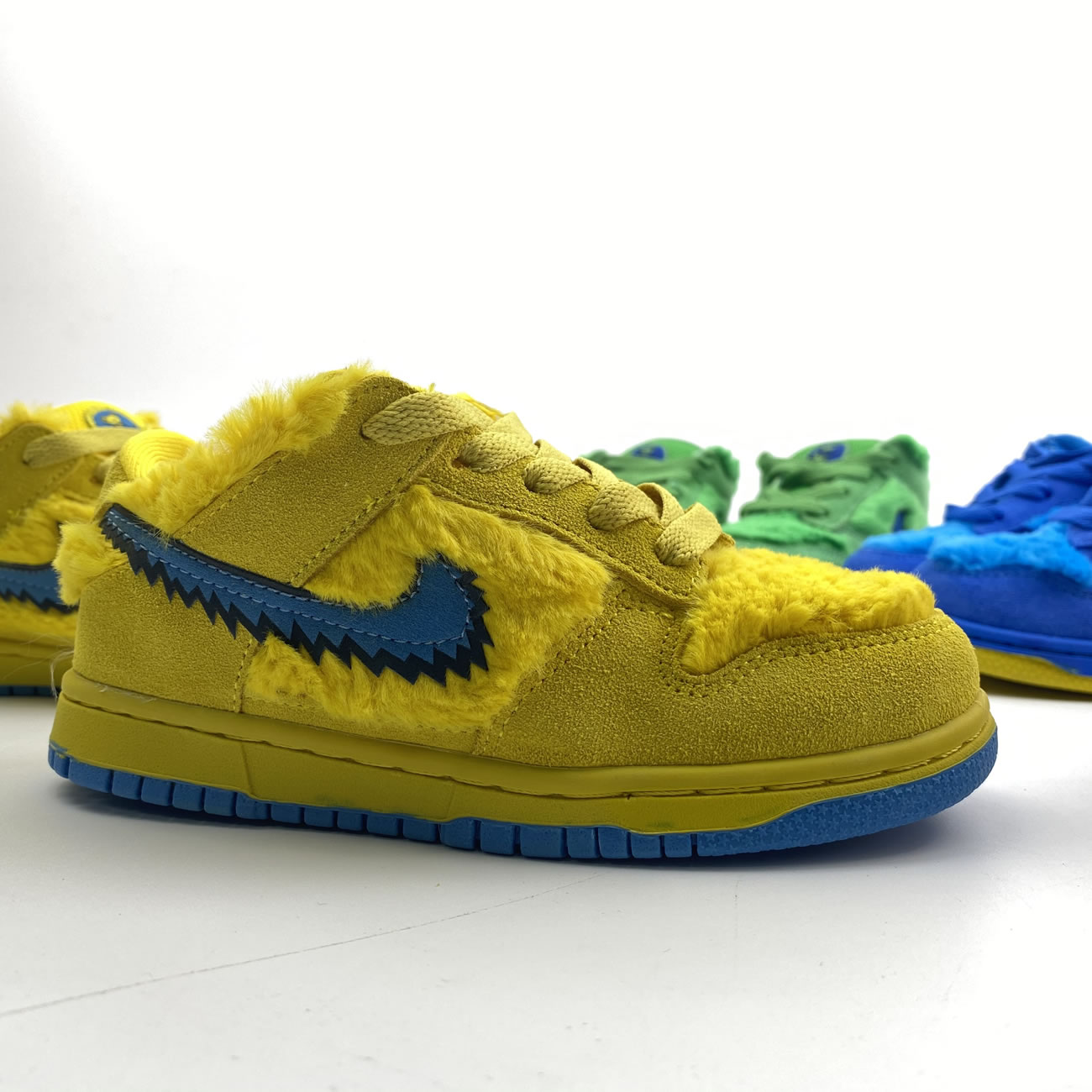 Kids Childrens Grateful Dead Bears Nike Sb Dunk Low Yellow Pink Orange Blue Green Release For Sale (6) - www.newkick.org Kids Childrens Grateful Dead Bears Nike Sb Dunk Low Yellow Pink Orange Blue Green Release For Sale (6) - www.newkick.org