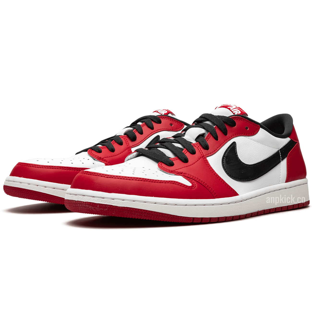 Air Jordan 1 Retro Low Og Chicago Varsity Red Black White 705329 600 (2) - www.newkick.org