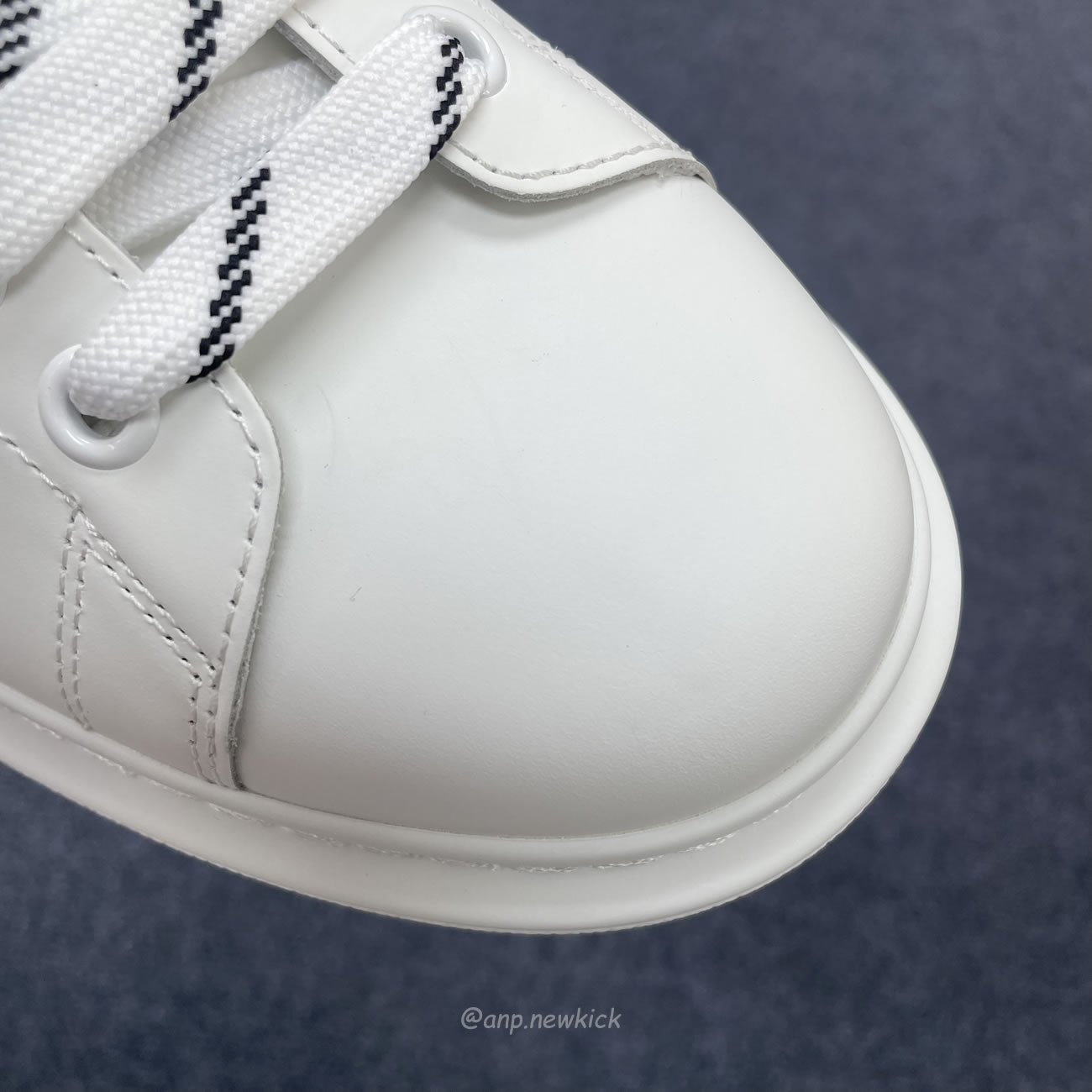 Alexander Mcqueen Oversized Sneaker White Black 625156 Whxmt 9074 (2) - www.newkick.org