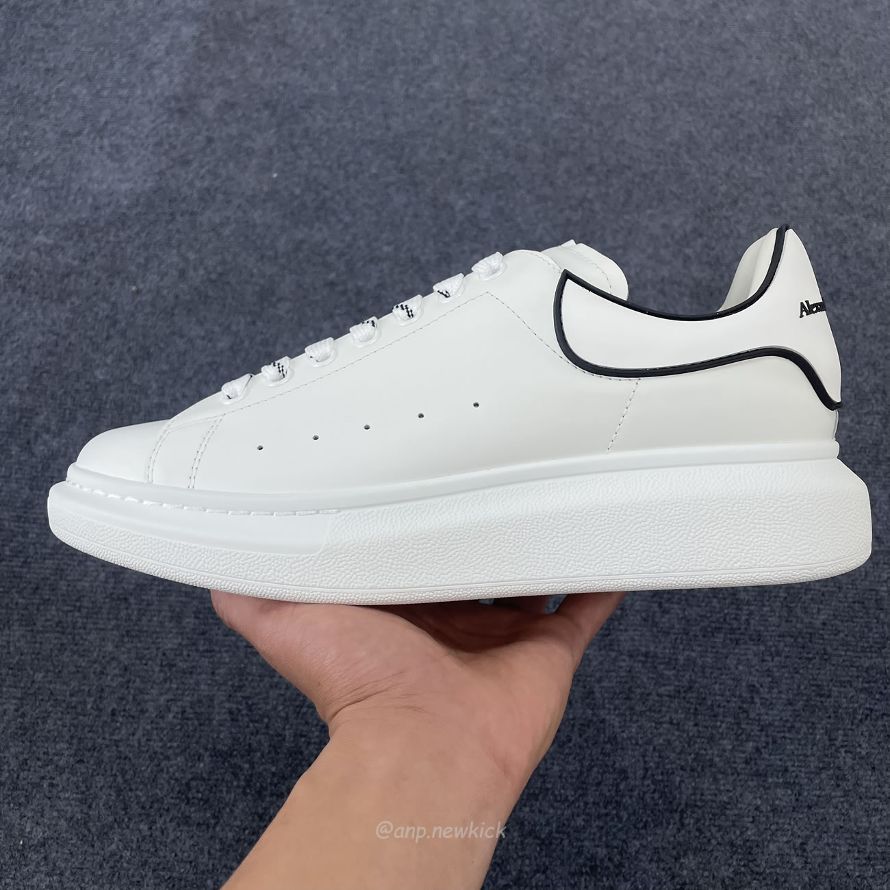 Alexander Mcqueen Oversized Sneaker White Black 625156 Whxmt 9074 (8) - www.newkick.org