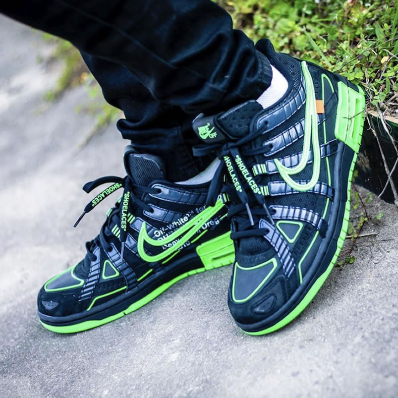 Off White Nike Air Rubber Dunk Green Strike On Feet Cu6015 001 (1) - www.newkick.org Off White Nike Air Rubber Dunk Green Strike On Feet Cu6015 001 (1) - www.newkick.org