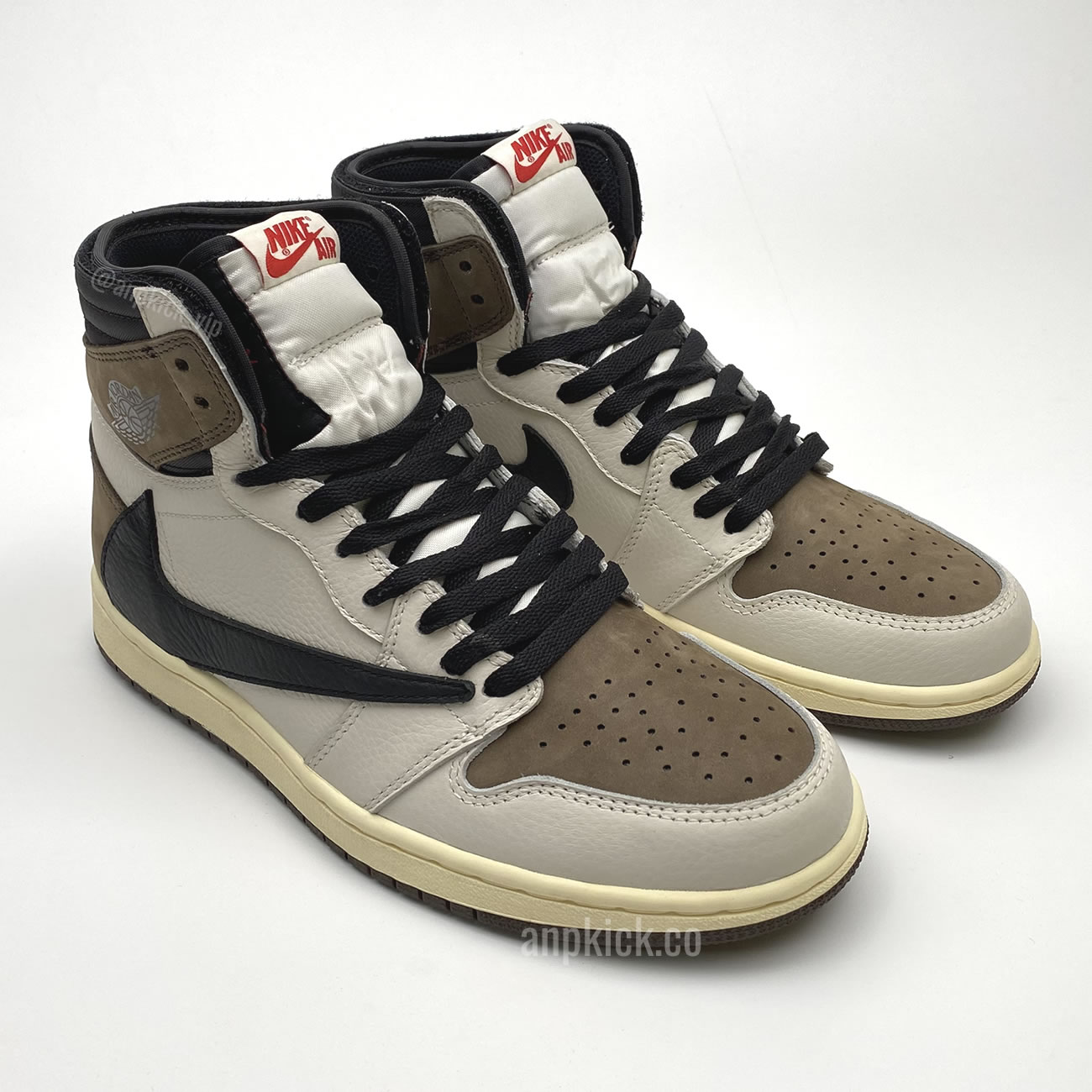 Travis Scott Air Jordan 1 Retro High Sample 2.0 Brown Cactus Jack Anpkick First Look (3) - www.newkick.org Travis Scott Air Jordan 1 Retro High Sample 2.0 Brown Cactus Jack Anpkick First Look (3) - www.newkick.org