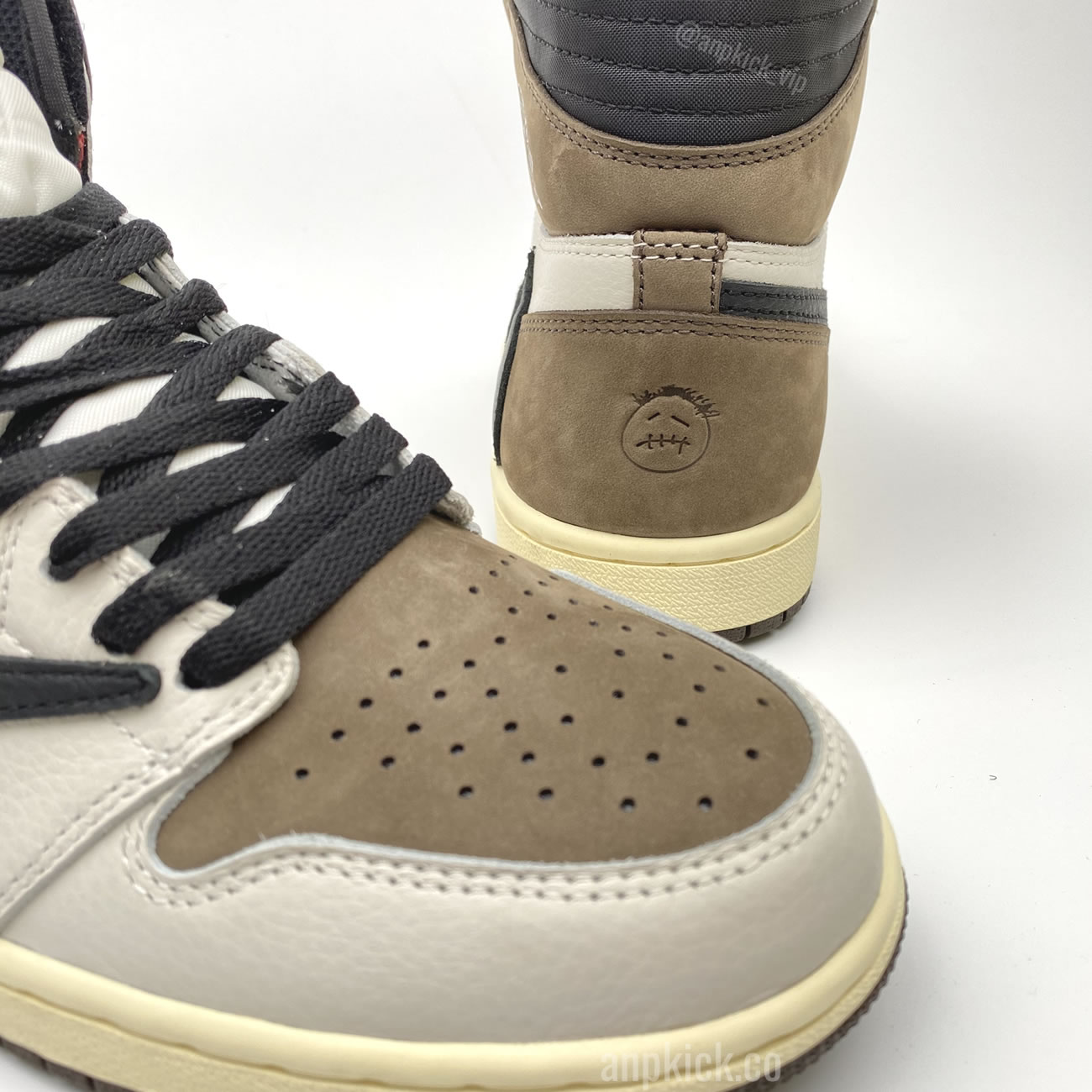 Travis Scott Air Jordan 1 Retro High Sample 2.0 Brown Cactus Jack Anpkick First Look (8) - www.newkick.org Travis Scott Air Jordan 1 Retro High Sample 2.0 Brown Cactus Jack Anpkick First Look (8) - www.newkick.org
