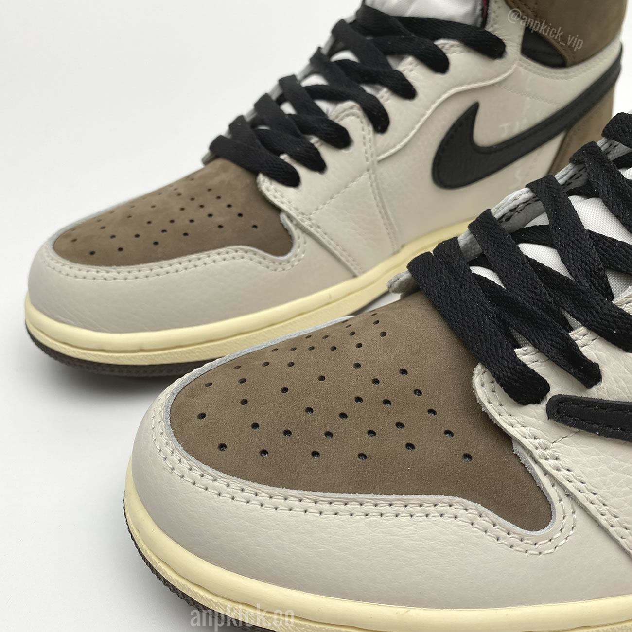 Travis Scott Air Jordan 1 Retro High Sample 2.0 Brown Cactus Jack Anpkick First Look (9) - www.newkick.org Travis Scott Air Jordan 1 Retro High Sample 2.0 Brown Cactus Jack Anpkick First Look (9) - www.newkick.org