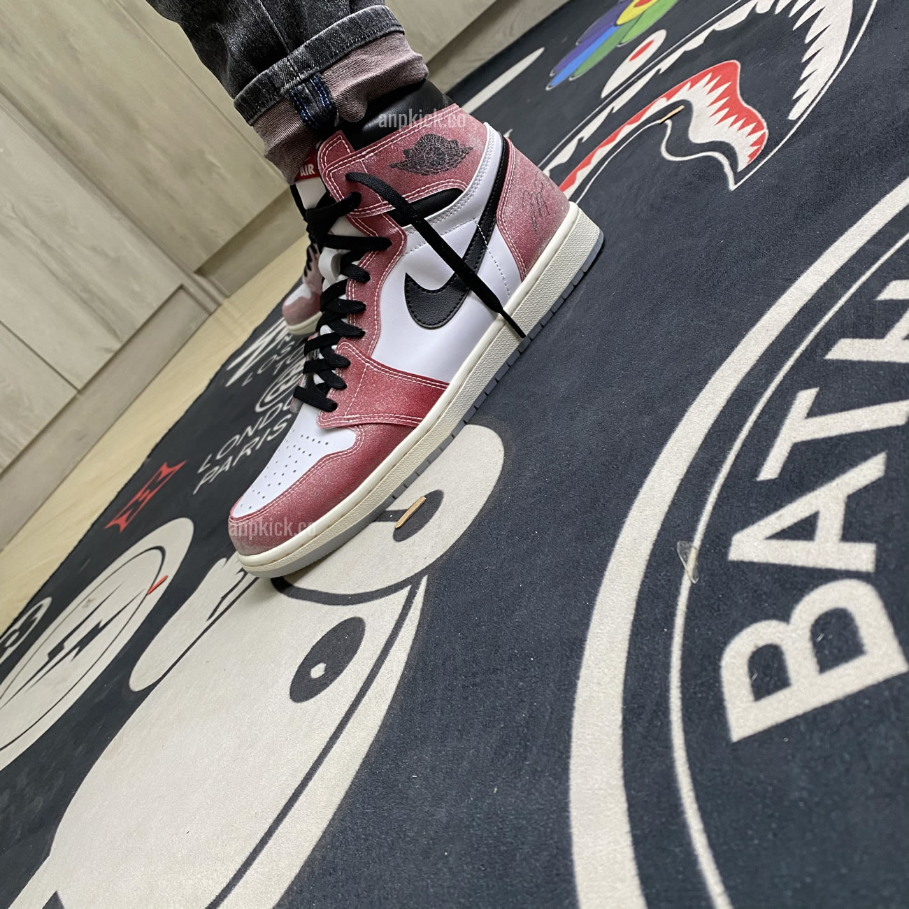 Anpkick Trophy Room Air Jordan 1 High Og Sp Chicago First Look Da2728 100 (1) - www.newkick.org Anpkick Trophy Room Air Jordan 1 High Og Sp Chicago First Look Da2728 100 (1) - www.newkick.org