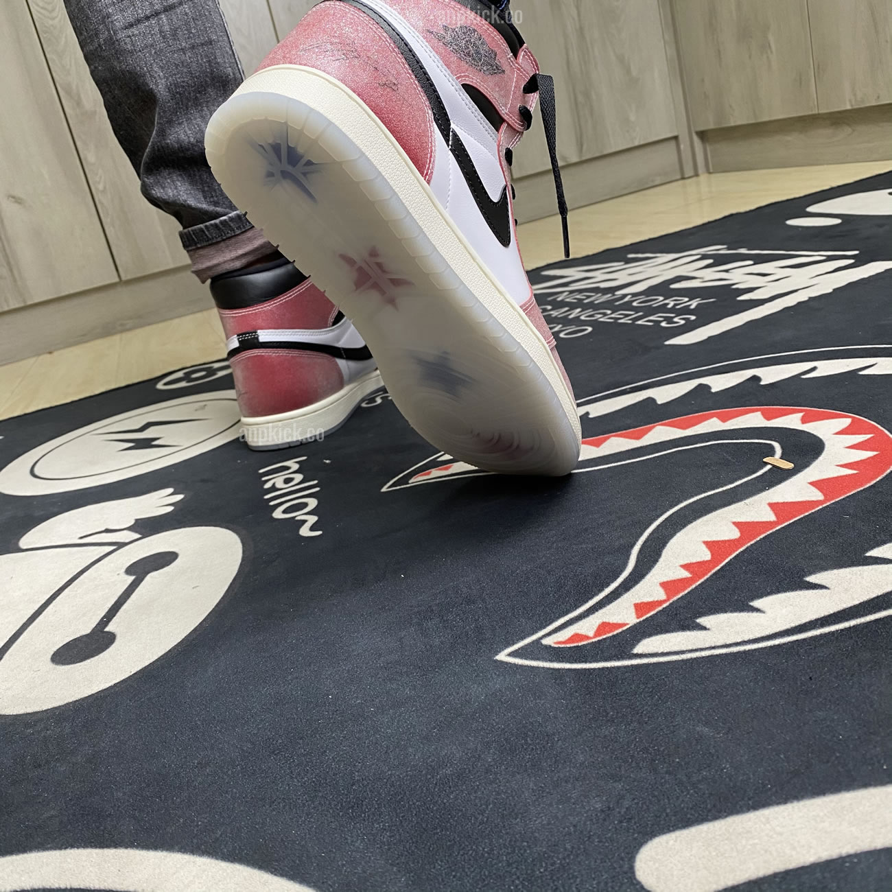 Anpkick Trophy Room Air Jordan 1 High Og Sp Chicago First Look Da2728 100 (4) - www.newkick.org Anpkick Trophy Room Air Jordan 1 High Og Sp Chicago First Look Da2728 100 (4) - www.newkick.org