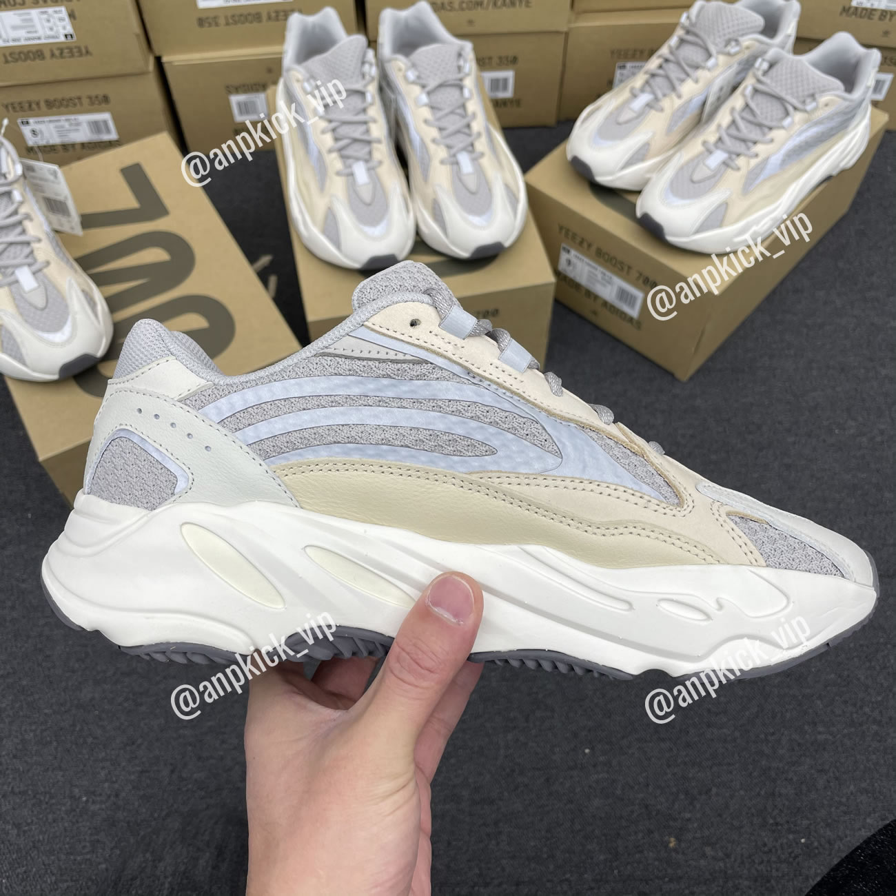 Adidas Yeezy Boost 700 V2 Cream Gy7924 (10) - www.newkick.org Adidas Yeezy Boost 700 V2 Cream Gy7924 (10) - www.newkick.org