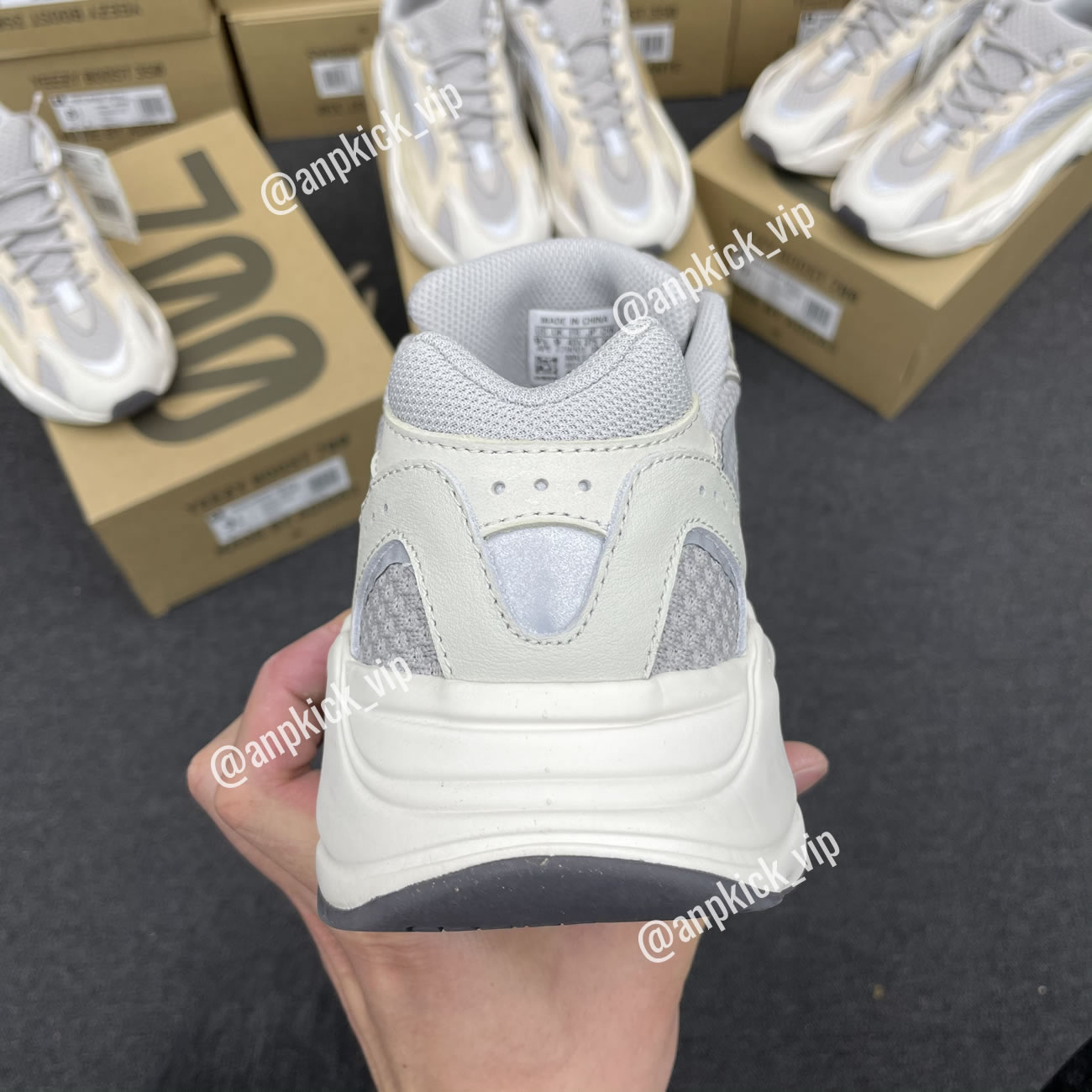 Adidas Yeezy Boost 700 V2 Cream Gy7924 (11) - www.newkick.org Adidas Yeezy Boost 700 V2 Cream Gy7924 (11) - www.newkick.org