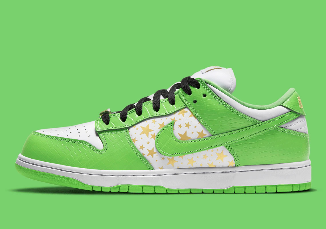 Supreme Nike Sb Dunk Low White Metallic Gold Mean Green Dh3228 101 (1) - www.newkick.org Supreme Nike Sb Dunk Low White Metallic Gold Mean Green Dh3228 101 (1) - www.newkick.org