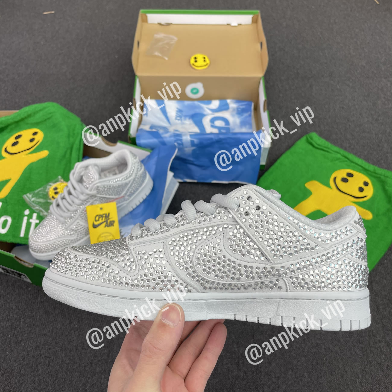 Anpkick Nike Dunk Low Cactus Plant Flea Market Swarovski Crystals Cz2670 001 (4) - www.newkick.vip Anpkick Nike Dunk Low Cactus Plant Flea Market Swarovski Crystals Cz2670 001 (4) - www.newkick.vip