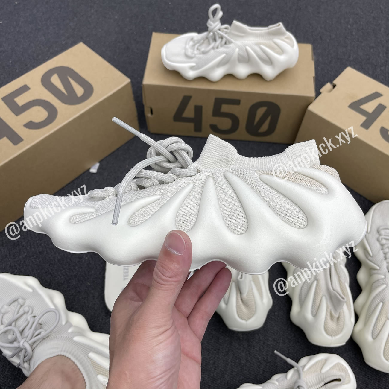 Adidas Yeezy 450 Cloud White Anpkick H68038 (1) - www.newkick.org Adidas Yeezy 450 Cloud White Anpkick H68038 (1) - www.newkick.org