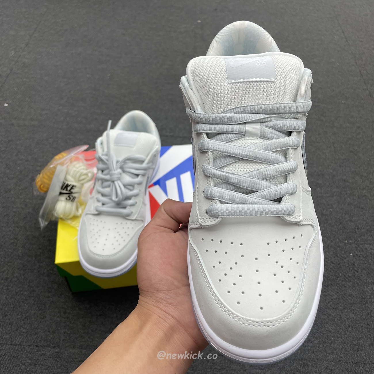 Nike Sb Dunk Low White Lobster Friends And Family Fd8776 100 (9) - www.newkick.org Nike Sb Dunk Low White Lobster Friends And Family Fd8776 100 (9) - www.newkick.org