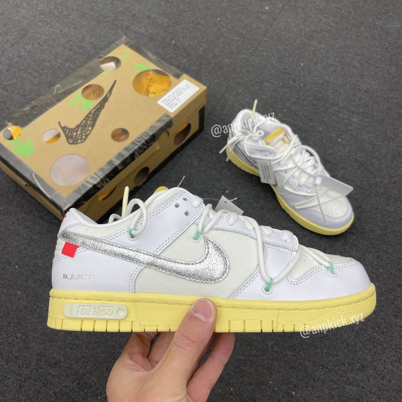 Off White Nike Sb Dunk Low Lot 1 White Metallic Silver Anpkick Dm1602 127 (1) - www.newkick.org Off White Nike Sb Dunk Low Lot 1 White Metallic Silver Anpkick Dm1602 127 (1) - www.newkick.org