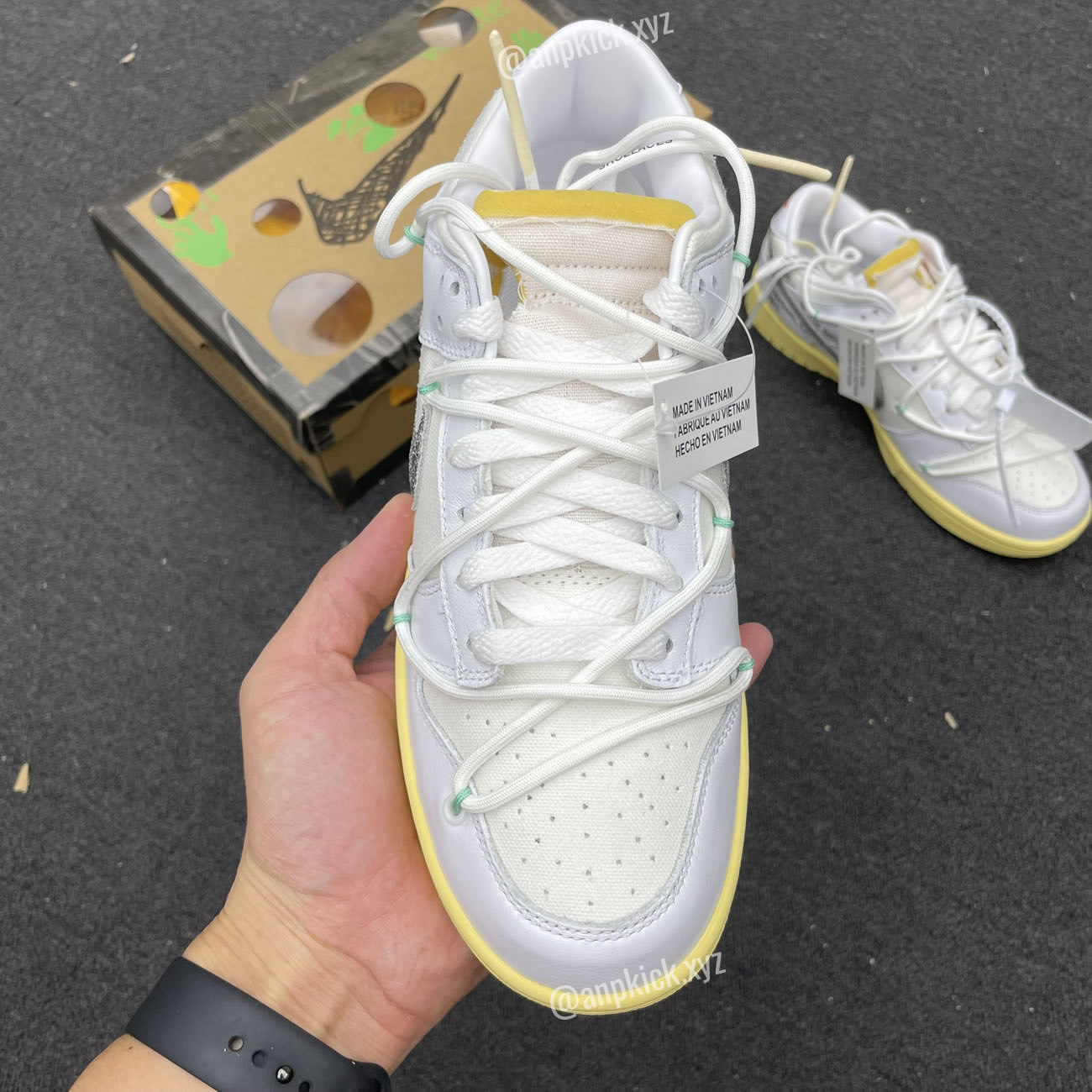 Off White Nike Sb Dunk Low Lot 1 White Metallic Silver Anpkick Dm1602 127 (4) - www.newkick.org Off White Nike Sb Dunk Low Lot 1 White Metallic Silver Anpkick Dm1602 127 (4) - www.newkick.org