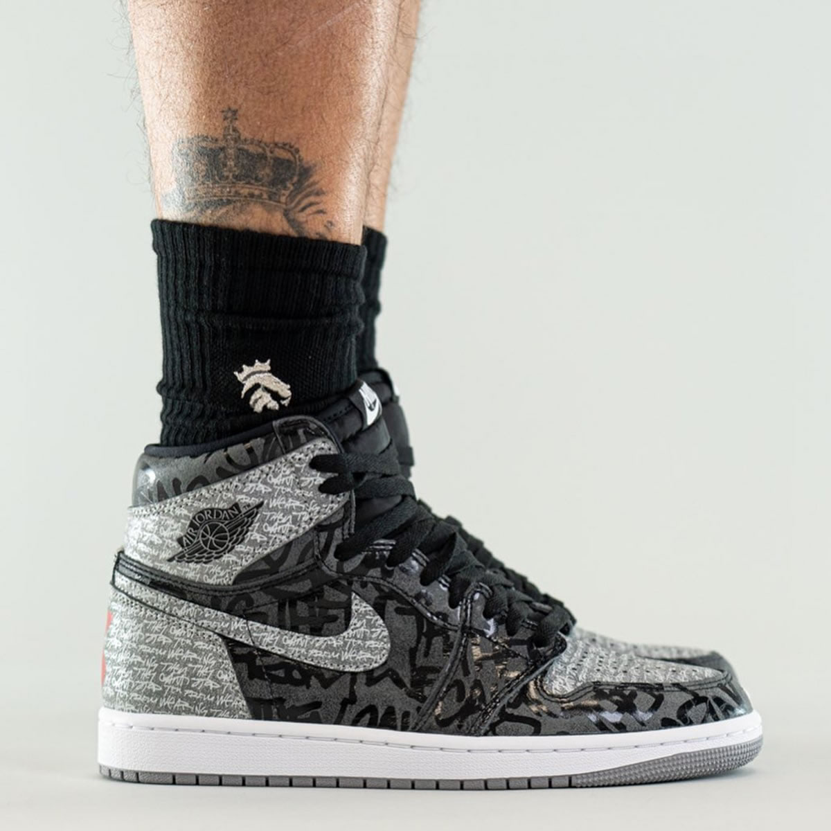 Air Jordan 1 High Og Rebellionaire Black White Particle Grey On Feet 555088 036 (3) - www.newkick.org