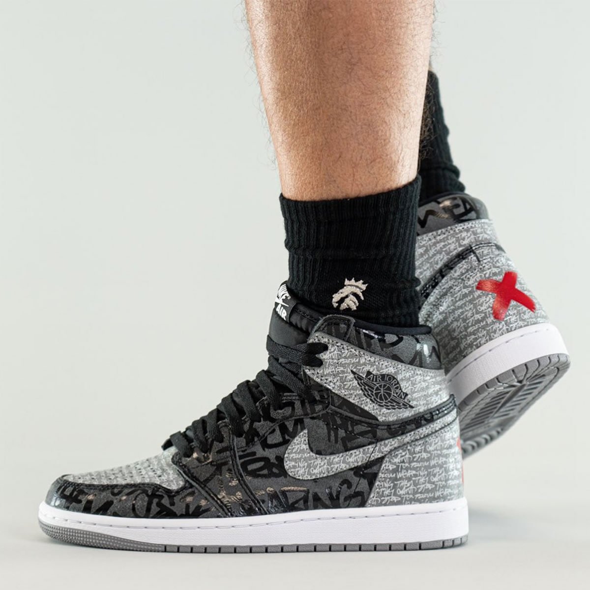 Air Jordan 1 High Og Rebellionaire Black White Particle Grey On Feet 555088 036 (6) - www.newkick.org