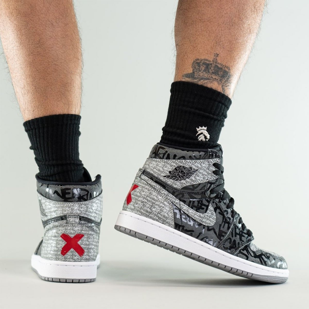 Air Jordan 1 High Og Rebellionaire Black White Particle Grey On Feet 555088 036 (8) - www.newkick.org