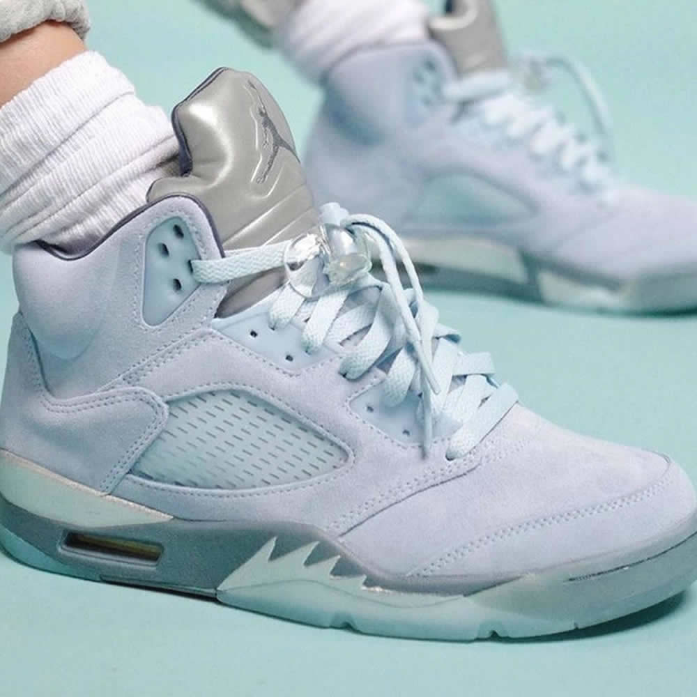 Air Jordan 5 Retro Wmns Blue Bird Dd9336 400 On Feet (1) - www.newkick.org Air Jordan 5 Retro Wmns Blue Bird Dd9336 400 On Feet (1) - www.newkick.org