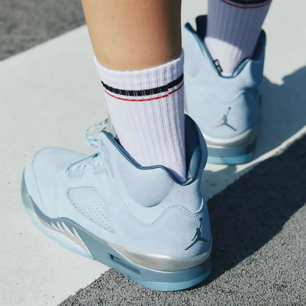 Air Jordan 5 Retro Wmns Blue Bird Dd9336 400 On Feet (2) - www.newkick.org Air Jordan 5 Retro Wmns Blue Bird Dd9336 400 On Feet (2) - www.newkick.org