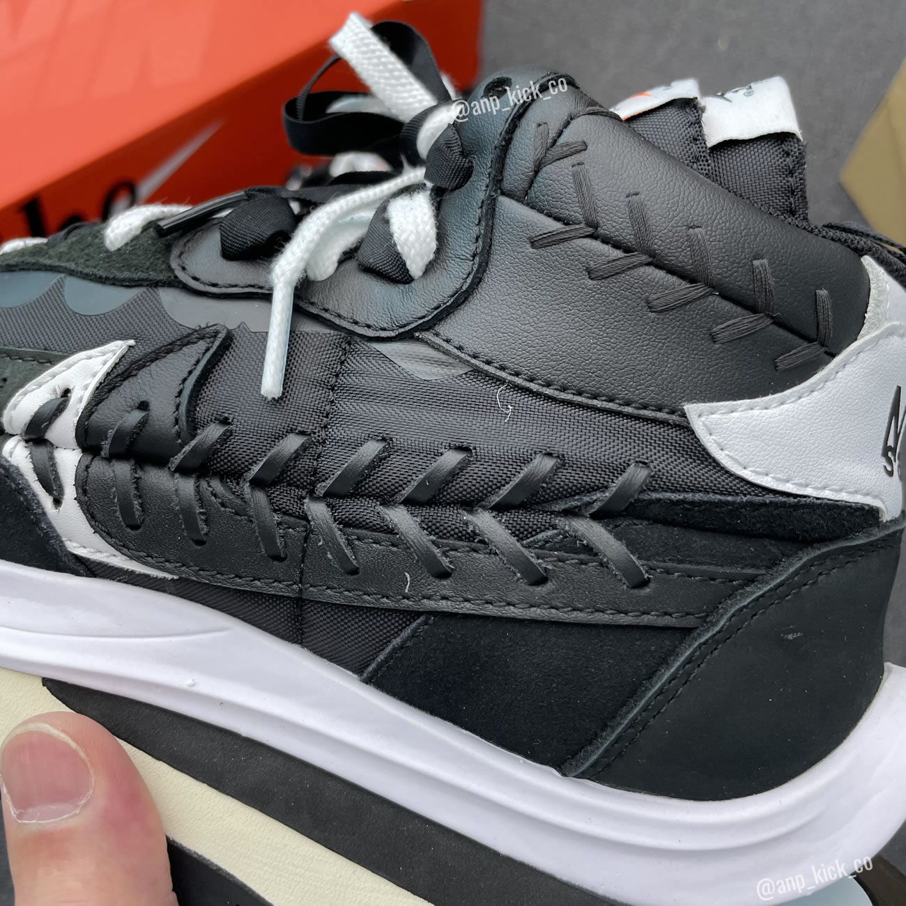 Sacai Nike Vaporwaffle Jean Paul Gaultier Black White Anpkick Dh9186 001 (3) - www.newkick.vip Sacai Nike Vaporwaffle Jean Paul Gaultier Black White Anpkick Dh9186 001 (3) - www.newkick.vip
