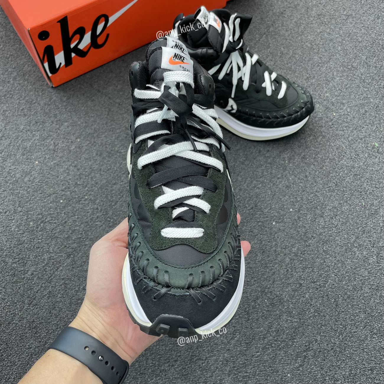 Sacai Nike Vaporwaffle Jean Paul Gaultier Black White Anpkick Dh9186 001 (6) - www.newkick.vip Sacai Nike Vaporwaffle Jean Paul Gaultier Black White Anpkick Dh9186 001 (6) - www.newkick.vip