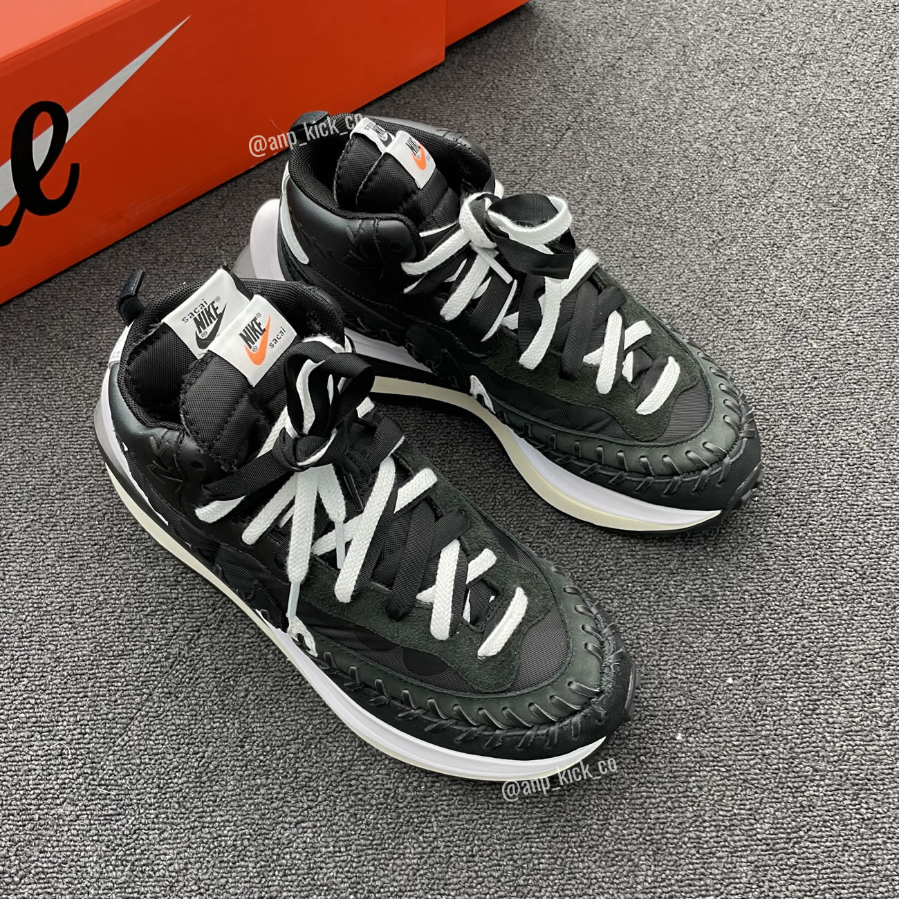 Sacai Nike Vaporwaffle Jean Paul Gaultier Black White Anpkick Dh9186 001 (8) - www.newkick.vip Sacai Nike Vaporwaffle Jean Paul Gaultier Black White Anpkick Dh9186 001 (8) - www.newkick.vip