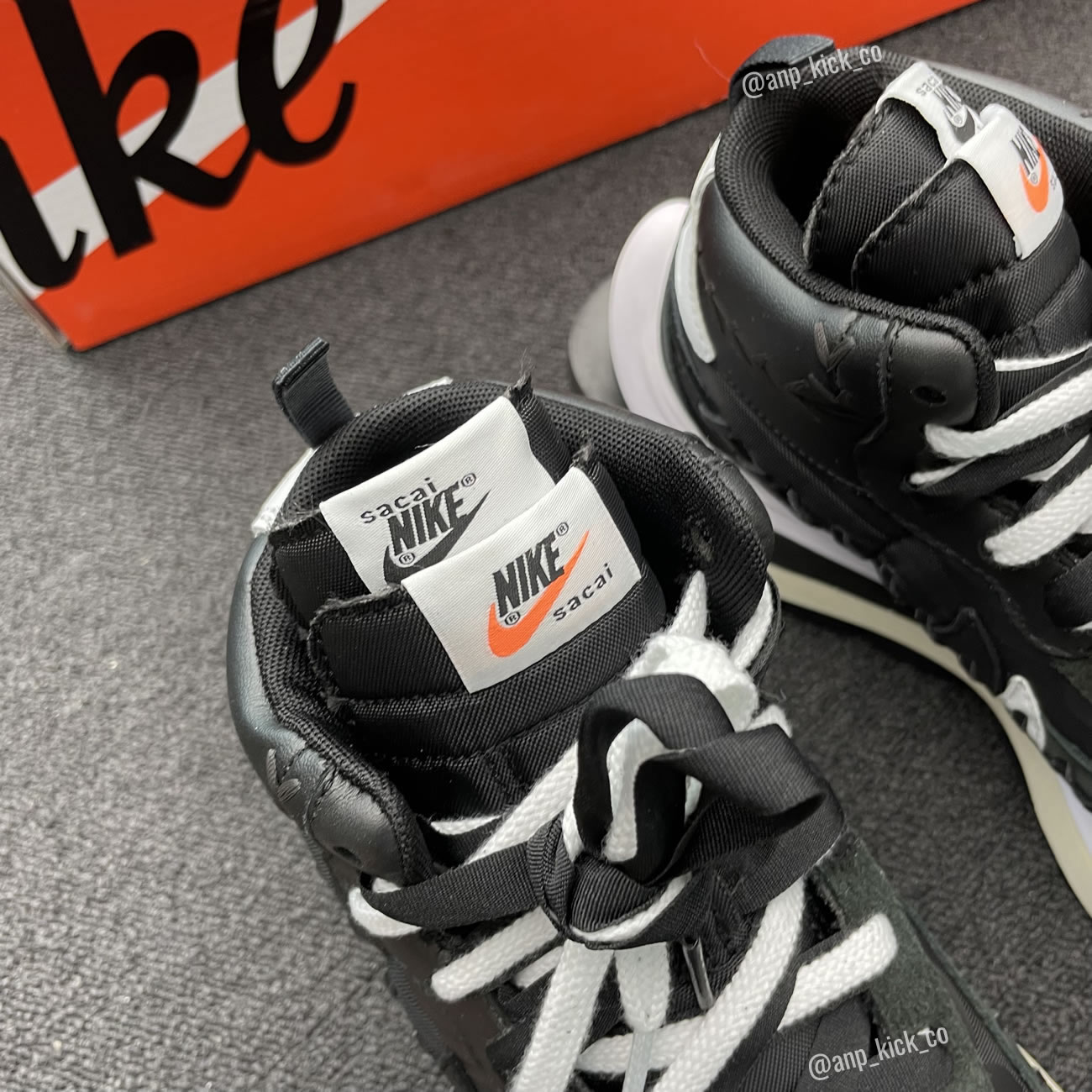 Sacai Nike Vaporwaffle Jean Paul Gaultier Black White Anpkick Dh9186 001 (9) - www.newkick.vip Sacai Nike Vaporwaffle Jean Paul Gaultier Black White Anpkick Dh9186 001 (9) - www.newkick.vip