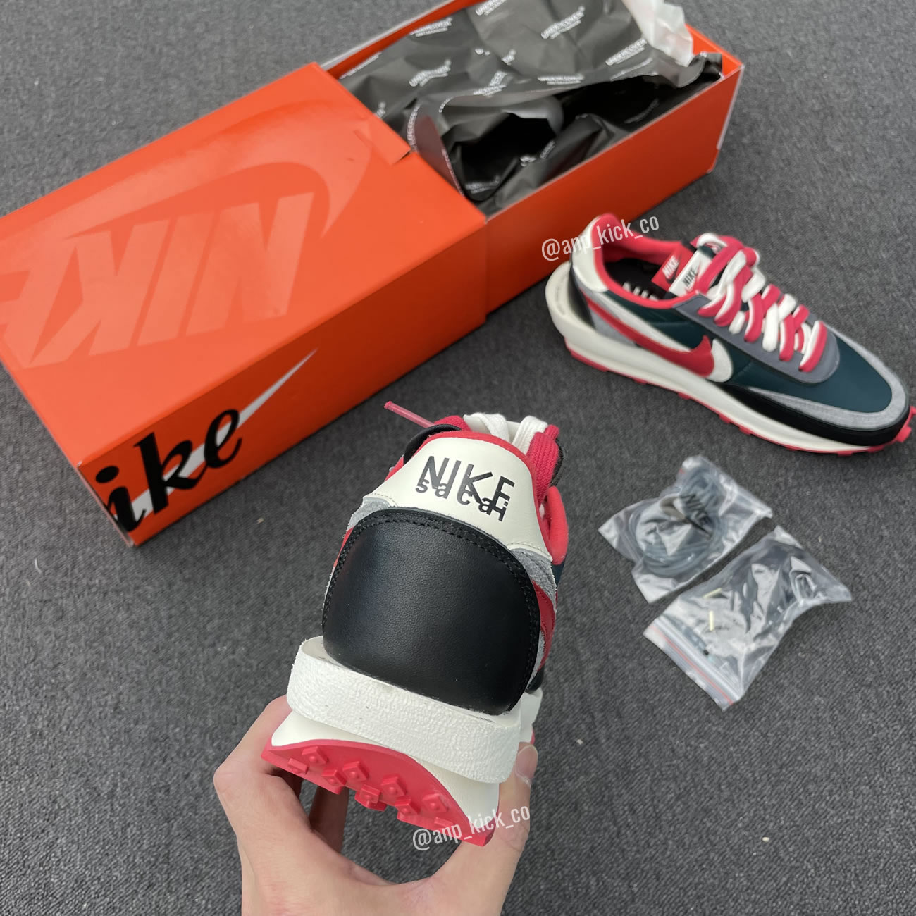 Sacai Undercover Nike Ldwaffle Midnight Spruce University Red Anpkick Dj4877 300 (2) - www.newkick.vip Sacai Undercover Nike Ldwaffle Midnight Spruce University Red Anpkick Dj4877 300 (2) - www.newkick.vip