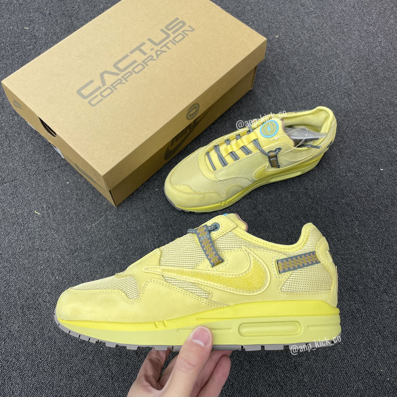 Travis Scott Nike Air Max 1 Saturn Gold Anpkick Do9392 700 (1) - www.newkick.org Travis Scott Nike Air Max 1 Saturn Gold Anpkick Do9392 700 (1) - www.newkick.org