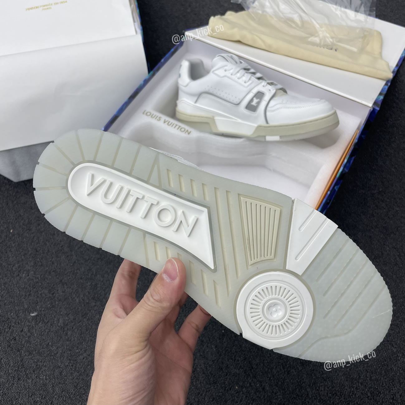 New L V Trainer Sneaker Shoes White Signature (6) - www.newkick.org New L V Trainer Sneaker Shoes White Signature (6) - www.newkick.org